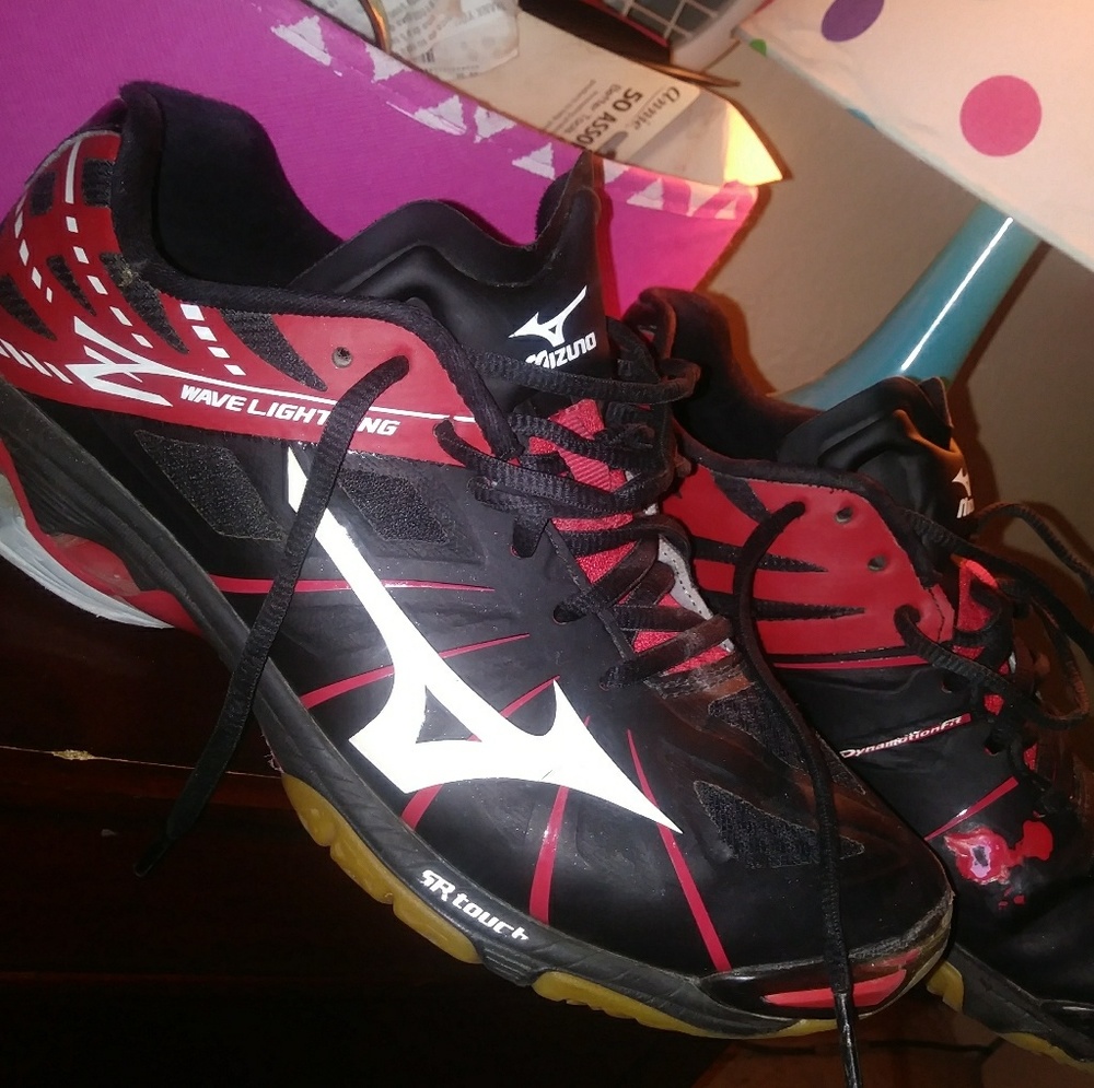 Red & Black Mizuno volleyball shoes